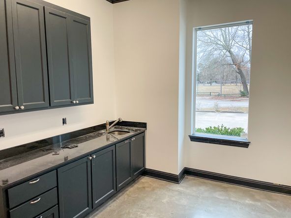 Climate Controlled Office Warehouse near I-12: 10221 Patriot Dr, Baton Rouge, LA 70816